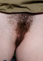 Hairy Lara spreads her bush, Lara Brookes (lar019) ATK Archives: Lara Brookes (Hairy Lara spreads her bush)