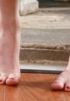 Jessie Parker Outdoor Spreading & Foot Tease, Jessie Parker (mat009) ATK Galleria: Jessie Parker (Jessie Parker Outdoor Spreading & Foot Tease)