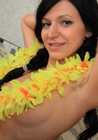 Hairy Reana spreads her bush, Slaviana (rea006) ATK Natural & Hairy: Slaviana (Hairy Reana spreads her bush)