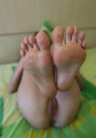 Naughty and fit babe Sonya teases with her feet, Sonya (son028) ATK Galleria: Sonya (Naughty and fit babe Sonya teases with her feet)